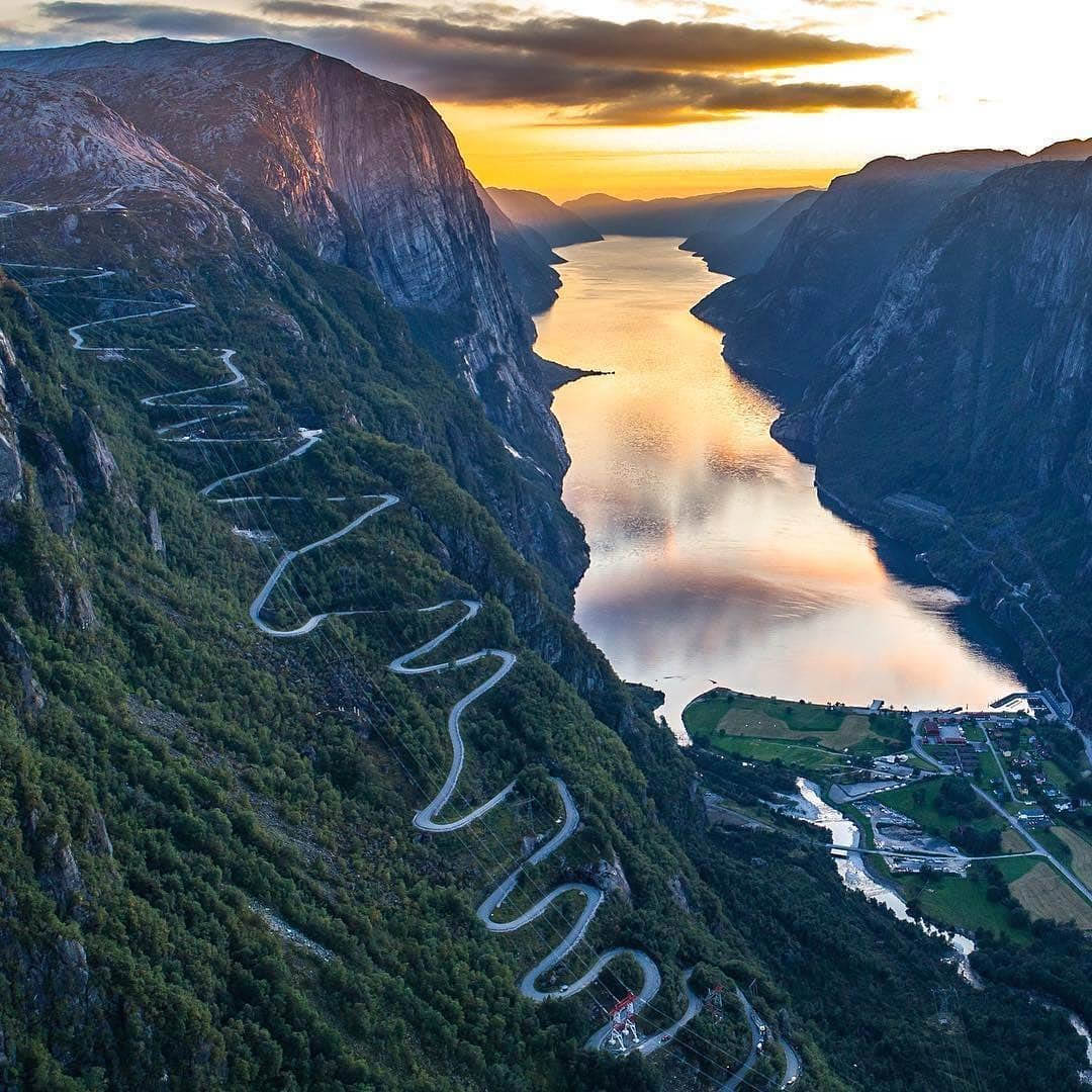 Lysefjordsveien Lysebotn Noruega