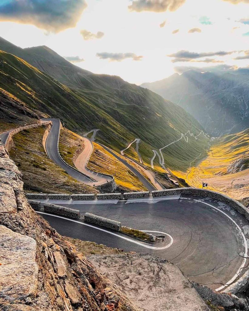 Carreteras de montaña peligrosas y espectaculares